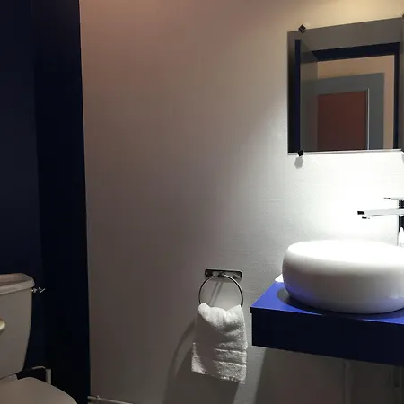 Bagnoles - Contact Hotel 3*