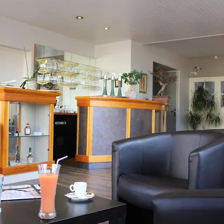 Bagnoles - Contact Hotel 3*