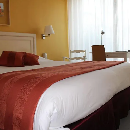 Bagnoles - Contact Hotel
